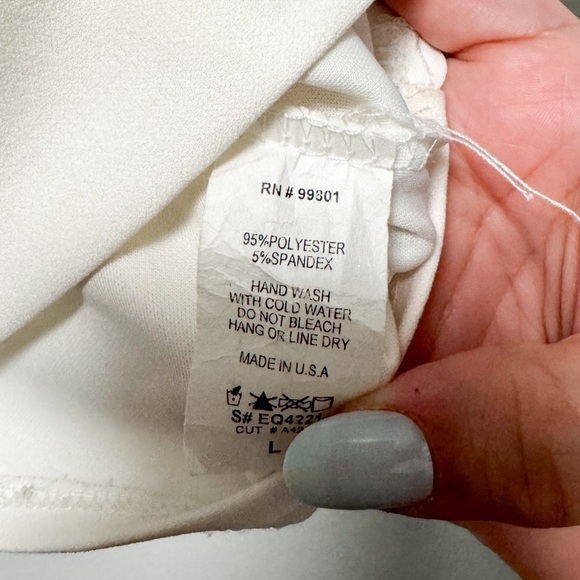 Windsor Crop top flowy sleeve off white top |  Large - Picture 7 of 9